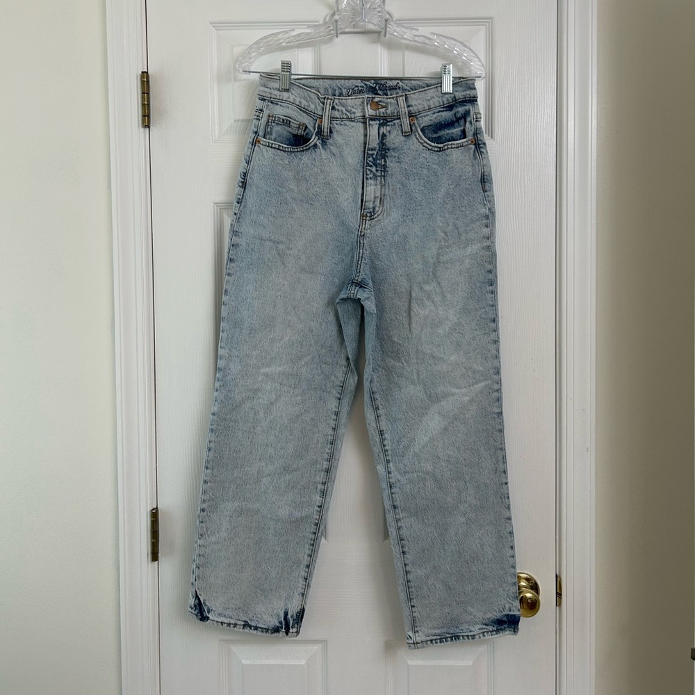 Straight leg , high waisted, crop, acid wash